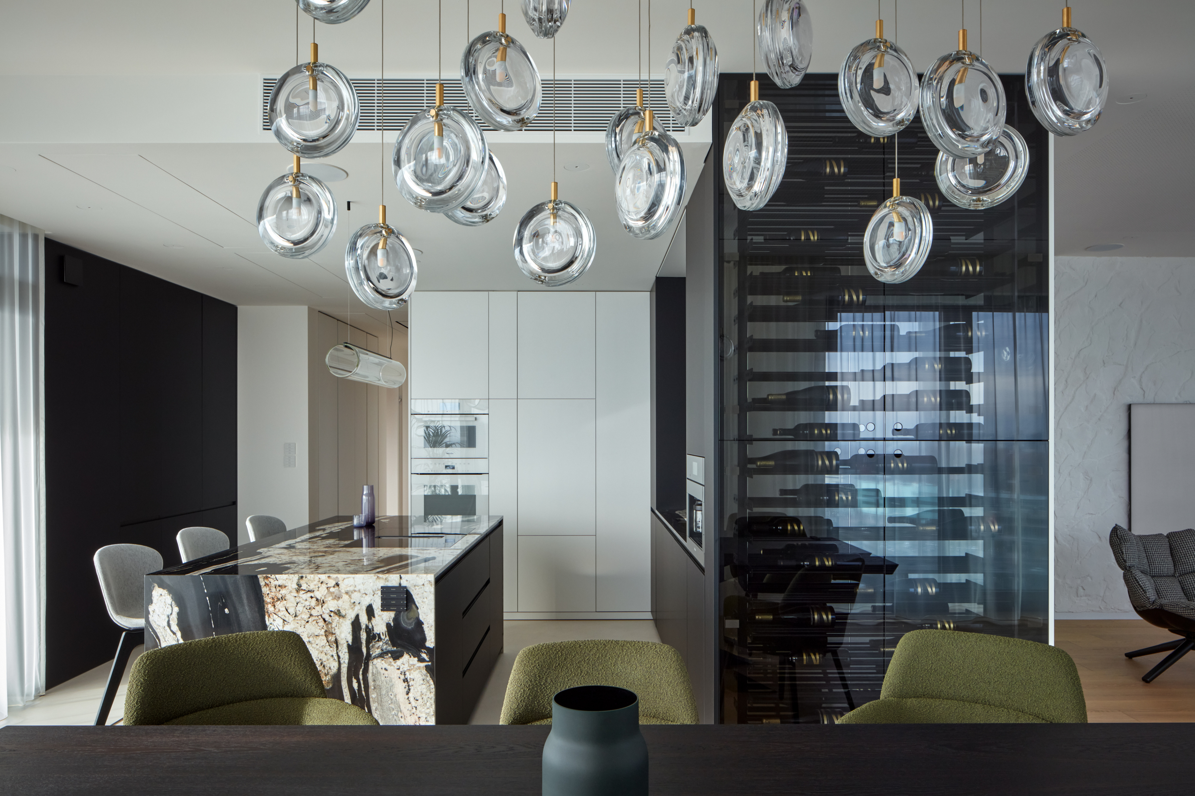 Monochrome marble kitchen
