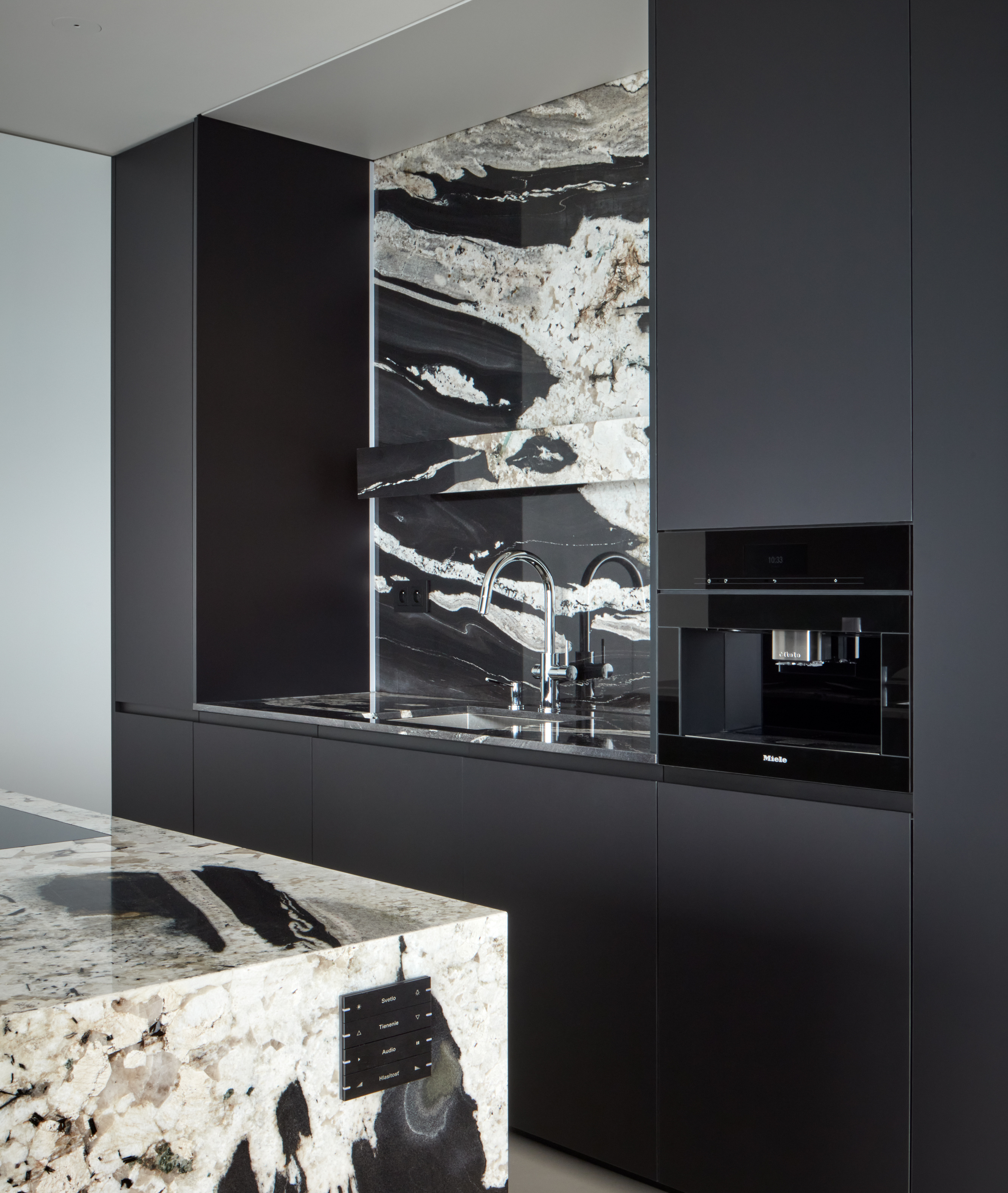 Monochrome marble kitchen